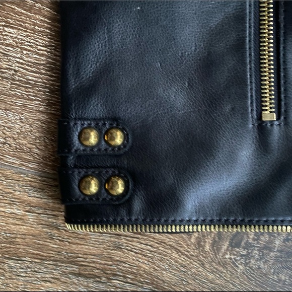 Línea Pelle black leather clutch - Picture 16 of 16